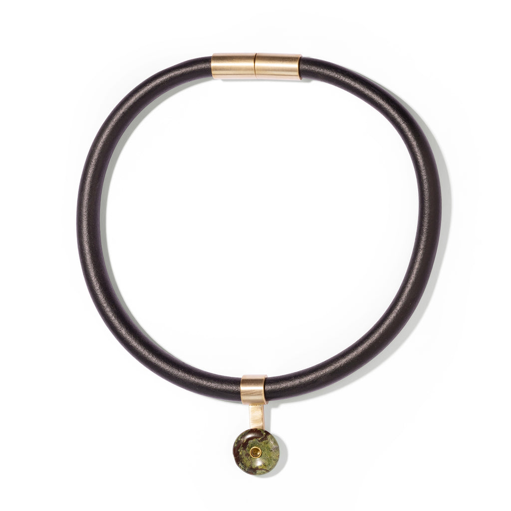 Oblisk Neckpiece
